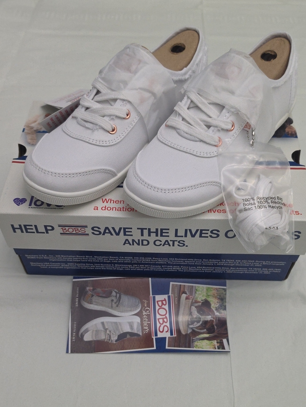 Skechers White Canvas Athletic Sneakers with Rose Gold Eyelets Size 7 Women
